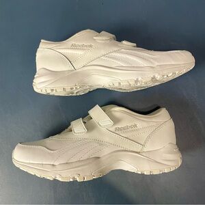 Reebok Walking Athletic Shoe Women's Leather Slip On Comfort Granny Mature 8‎